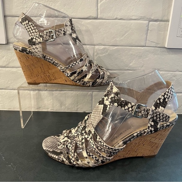 Isaac Mizrahi sz 8 Simmer2 snakeprint wedge sandals - Picture 3 of 16